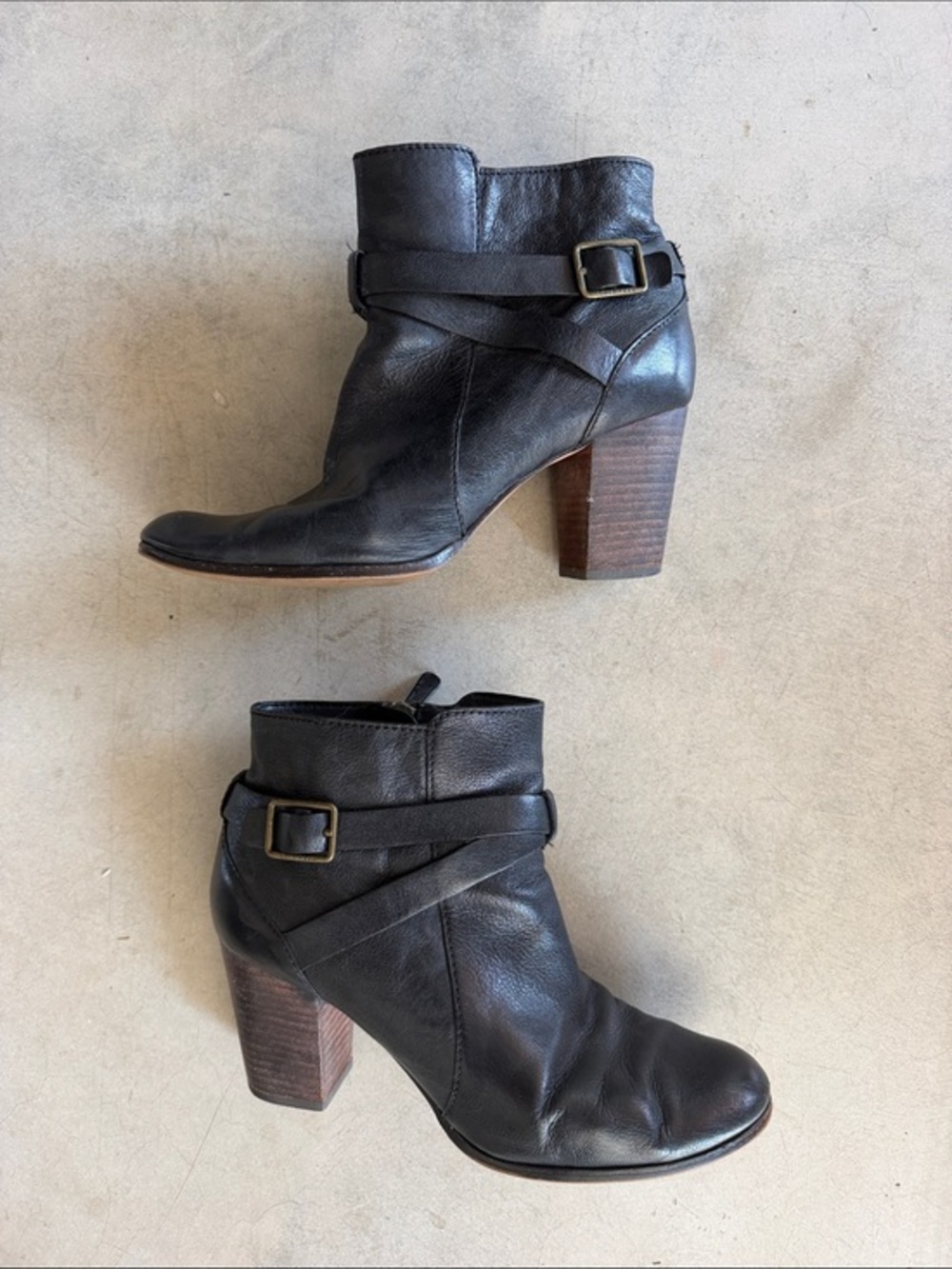 Cole Haan Black Leather Heeled Ankle Boot with Buckle Strap size 9.5 Cassidy